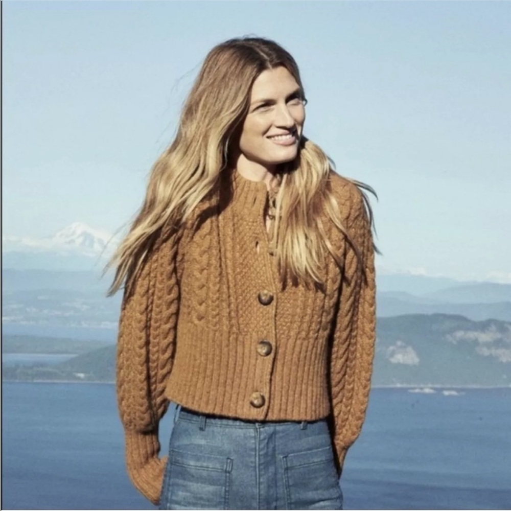 DOEN Bernadette Cardigan in Tabac. Size XS.